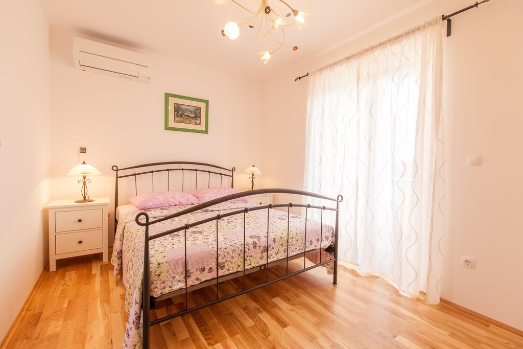 Villa Mare Vrh  Rum bild