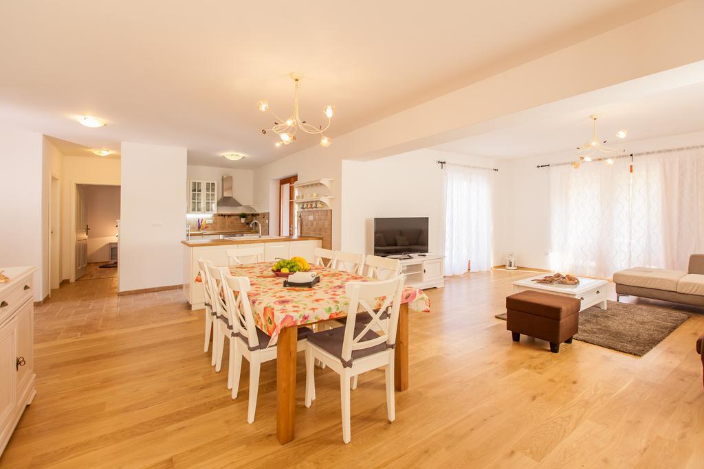 Villa Mare Vrh  Rum bild