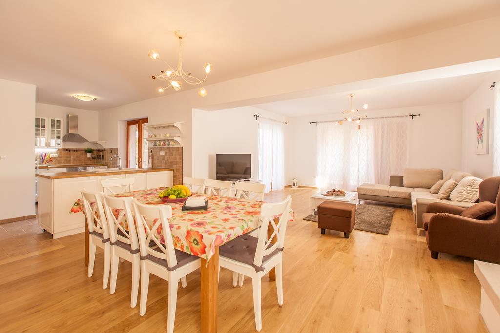 Villa Mare Vrh  Rum bild